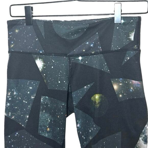 Alo Women’s Airbrushed Vapor Space Printed Capris Size XS - Picture 5 of 9